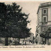 Piazza De Andreis anni '30.jpg